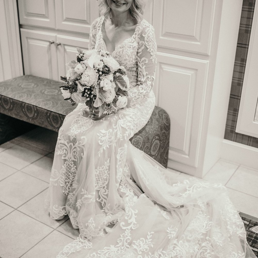 Sottero and Midgley Wedding Gown Size 8 in Ivory Over Nude - Picture 11 of 12